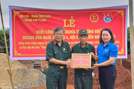Khởi công nhà “Nghĩa tình đồng đội” cho cựu chiến binh Hoàng Hoa Nam 
