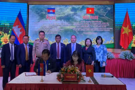 Mặt trận, các đoàn thể Gia Lai và Ratanakiri ký kết chương trình phối hợp