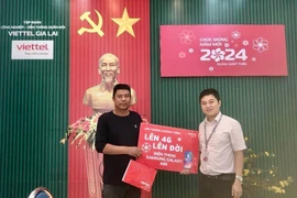 Viettel Gia Lai trao giải Chương trình “Lên 4G, lên đời” 