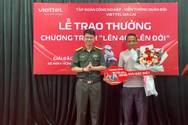 Viettel Gia Lai trao thưởng Chương trình "Lên 4G-Lên đời"