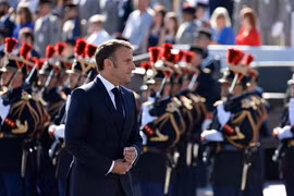 Quốc khánh Pháp trong bối cảnh chính trường khủng hoảng và bộn bề khó khăn chuẩn bị Olympic mùa hè 2024