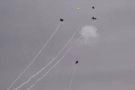 Bị Israel tiêu diệt chỉ huy cấp cao, Hezbollah trả thù bằng hàng trăm quả rocket 