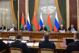 Ông Trump nói nước Mỹ nên cầu nguyện trước quyết định tung vũ khí hạt nhân của Nga