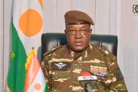 Chính quyền quân sự Niger sơ tán người nhà, chuẩn bị đối phó với sự can thiệp bên ngoài