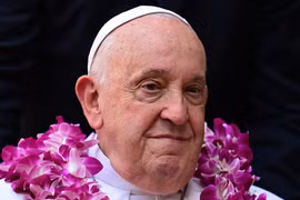 Giáo hoàng Francis chỉ trích ông Trump và bà Harris chống lại sự sống