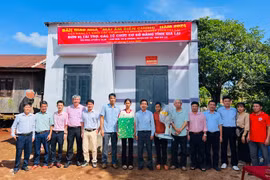 Bàn giao 8 “Mái ấm biên cương” cho hộ nghèo ở huyện Đức Cơ