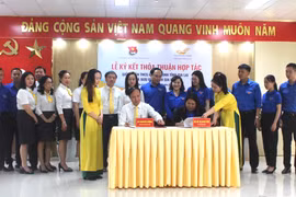 Tỉnh Đoàn và Bưu điện ký kết hợp tác giai đoạn 2023-2026