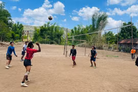 Niềm vui trên sân bóng đá, bóng chuyền ở huyện Chư Sê