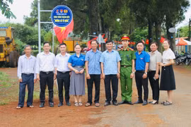 Huyện Đoàn Chư Păh thực hiện công trình “Đường cờ Tổ quốc” tại khu vực hàng thông trăm tuổi