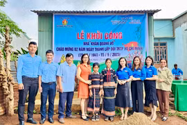 Xây nhà “Khăn quàng đỏ” tặng học sinh nghèo Trường Tiểu học Anh hùng Núp