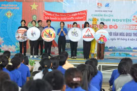 Tuyên truyền Luật Giao thông đường bộ cho 400 học sinh huyện Chư Păh