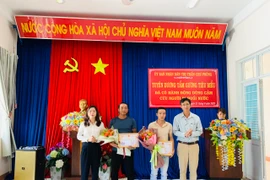 Chư Prông: Tặng giấy khen cho 2 thanh niên dũng cảm cứu người đuối nước