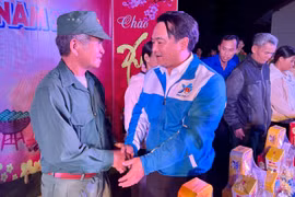 Tổ chức chương trình “Xuân đoàn kết-Tết biên cương” ở xã Ia O