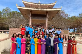 Ủy ban MTTQ Việt Nam phường Chi Lăng tổ chức hành trình về nguồn tại xã Gào