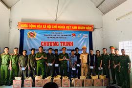 Tuyên truyền kiến thức pháp luật cho người dân xã Krong