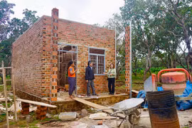Từ nguồn vốn của chương trình mục tiêu quốc gia phát triển kinh tế-xã hội vùng đồng bào dân tộc thiểu số và miền núi, nhiều hộ nghèo trên địa bàn tỉnh Gia Lai đã được hỗ trợ xây dựng nhà ở. Ảnh: Hà Duy