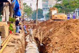 Văn phòng Tỉnh ủy đề nghị các đơn vị thường xuyên nắm bắt các thông tin, phán ánh, kiến nghị về các hành vi tiêu cực, vi phạm trong đấu thầu để kịp thời xác minh, xử lý. Ảnh Hà Duy