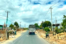 Gia Lai phấn đấu năm 2023 sẽ đầu tư, cứng hóa 22 km đường liên xã từ nguồn vốn chương trình MTQG phát triển kinh tế-xã hội vùng đồng bào DTTS và miền núi. Ảnh Hà Duy