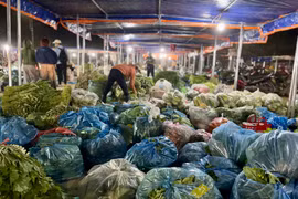 Chợ tạm Ia Kring ngày đầu hoạt động