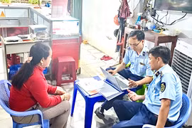 Bán hàng giả mạo nhãn hiệu, 1 doanh nghiệp vàng bị phạt 20 triệu đồng