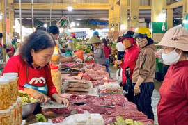 Thị trường 28 Tết giá cả ít biến động, sức mua không tăng bằng mọi năm