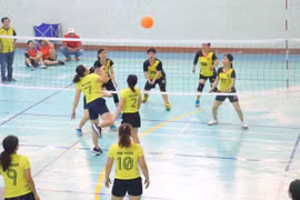 Ayun Pa: Sôi động giải bóng chuyền hơi dành cho phái nữ 