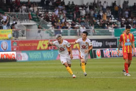 LPBank Hoàng Anh Gia Lai chia điểm kịch tính với Đông Á Thanh Hóa