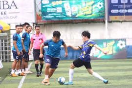 Khởi tranh Giải Bóng đá Larue Cúp Siêu phủi khu vực Gia Lai