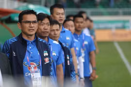 Kiatisak bất ngờ chia tay Công An Hà Nội