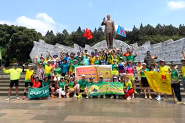 Nguyễn Văn Long “cập bến” Pleiku trong hành trình chạy xuyên Việt