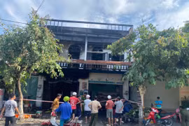 Lửa thiêu rụi cửa hàng kinh doanh nông cơ ở Krông Pa