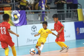 Các ứng cử viên vô địch thị uy sức mạnh ở vòng 1/8 Giải U9 toàn quốc