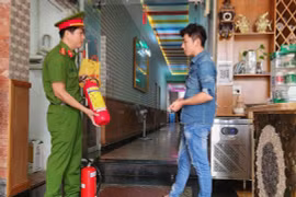 Tổng kiểm tra phòng cháy, chữa cháy các cơ sở karaoke, quán bar, vũ trường