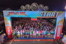 Hàng ngàn chân chạy bùng nổ với cung đường Phố núi
