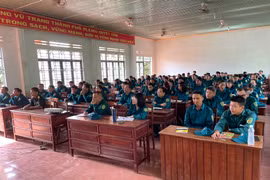 Hơn 100 học viên tham gia huấn luyện tự vệ đợt 2 