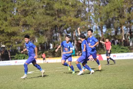 Minh Tiến tỏa sáng, U19 LPBank Hoàng Anh Gia Lai khởi đầu suôn sẻ