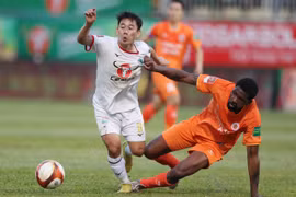 Hoàng Anh Gia Lai bị chia điểm trong trận cầu kịch tính