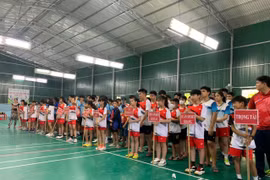 Hơn 270 tay vợt nhí so tài ở Giải Cầu lông thị xã Ayun Pa mở rộng