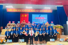 Ủy ban Hội LHTN Việt Nam huyện Phú Thiện khóa IV ra mắt Đại hội. Ảnh: Ksor Hoăi