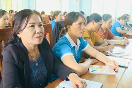 Gần 100 cán bộ phụ nữ huyện Krông Pa tham gia tập huấn nghiệp vụ công tác Hội. Ảnh: Sơn Trung