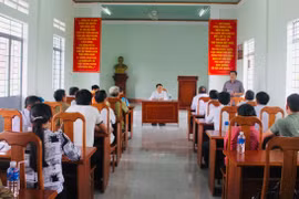 Quang cảnh buổi sinh hoạt Chi bộ thôn Drok, xã Chư A Thai, huyện Phú Thiện. Ảnh: Vũ Chi