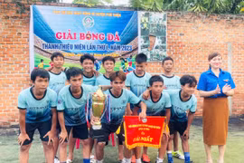 Đội bóng đá thanh thiếu niên xã Ia Piar xuất sắc giành chức vô địch giải đấu. Ảnh: Vũ Chi