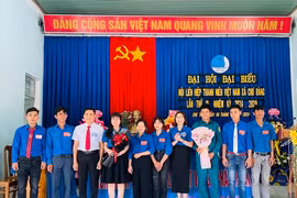 Ủy ban Hội LHTN Việt Nam xã Chư Răng khóa VI, nhiệm kỳ 2024-2029 ra mắt Đại hội. Ảnh: Vũ Chi