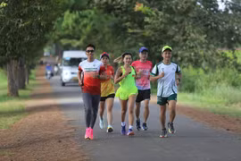 Giới trẻ Gia Lai rèn kỹ thuật chạy bộ