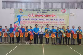 Giải bóng chuyền nam nữ kết hợp trong công nhân viên chức tại Đức Cơ