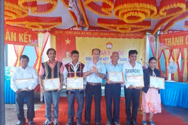 Trưởng Ban Nội chính Tỉnh ủy Võ Thanh Hùng dự Ngày hội Đại đoàn kết tại thôn Plei Du, xã Chư Răng