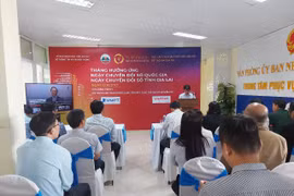 Khai trương chương trình hỗ trợ thanh toán không dùng tiền mặt