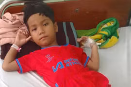 Học trò nghèo bị bệnh tim bẩm sinh