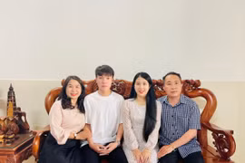 Những nữ công dân tình nguyện nhập ngũ