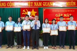 Tuyên dương đội tuyển tham dự kỳ thi chọn học sinh giỏi quốc gia THPT